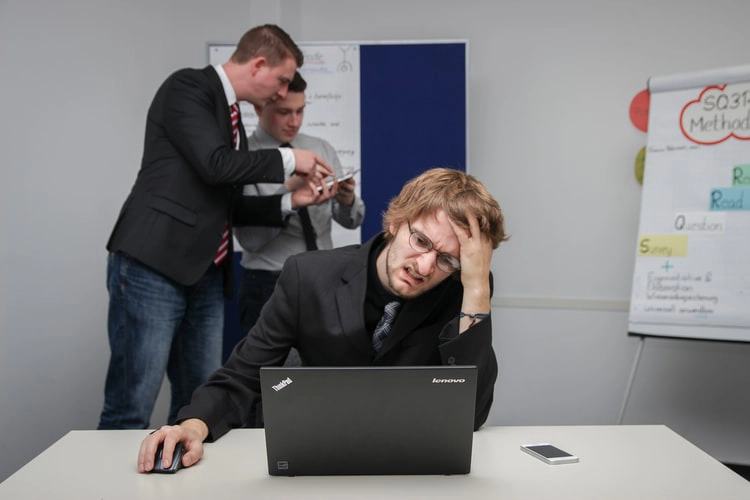 The Link Between Posture and Neck Pain and Headaches